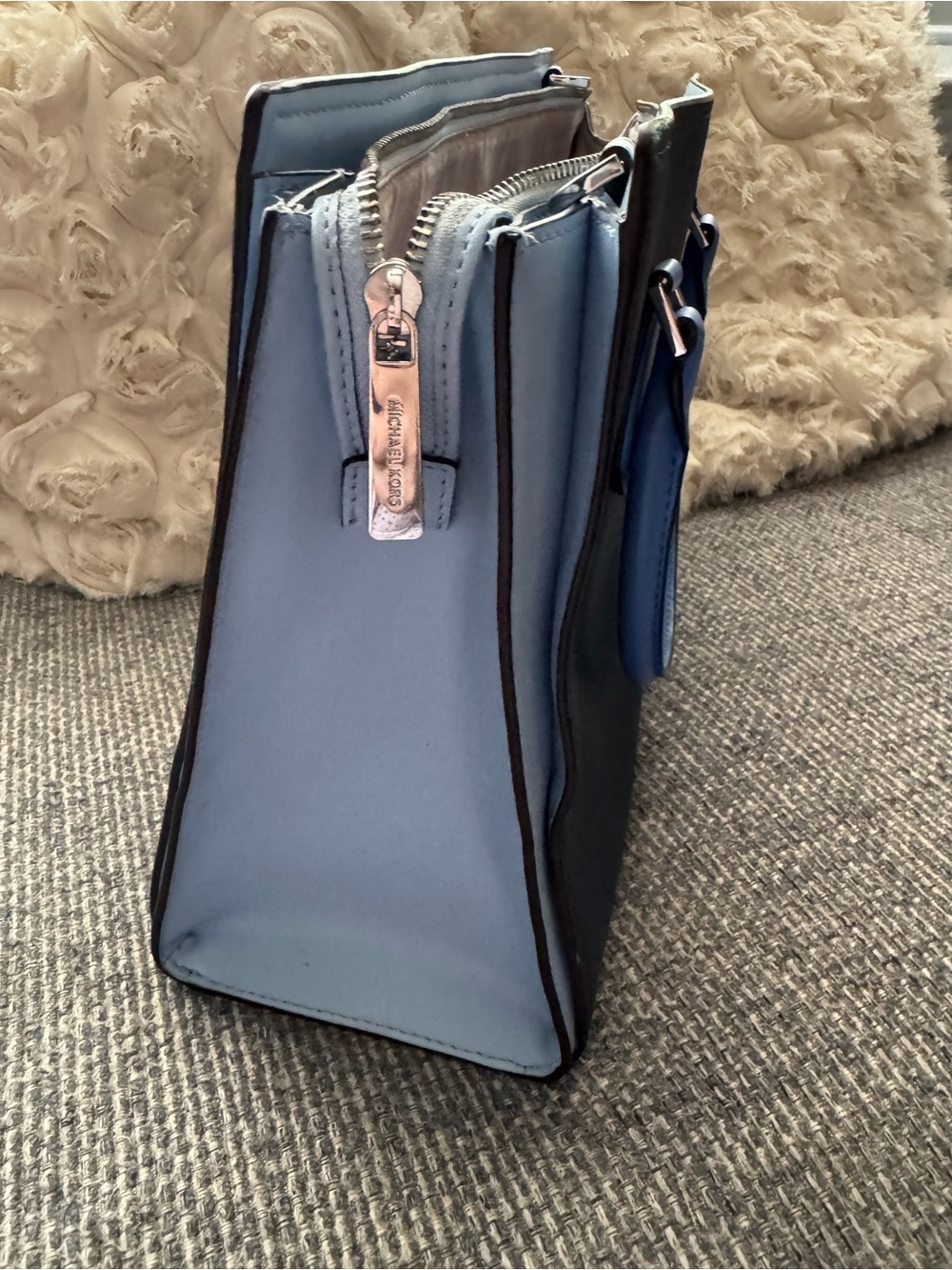Michael Kors Saffiano Navy, Periwinkle, Light Blue Color block Satchel & wallet - Picture 4 of 14